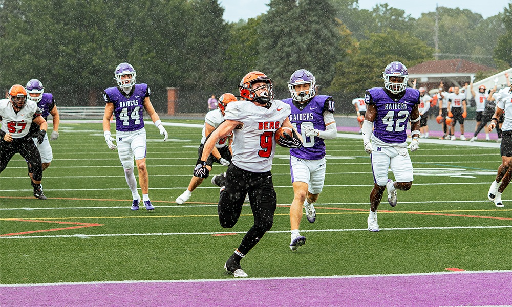 Running back Drew Miller scores touchdown against Mount Union