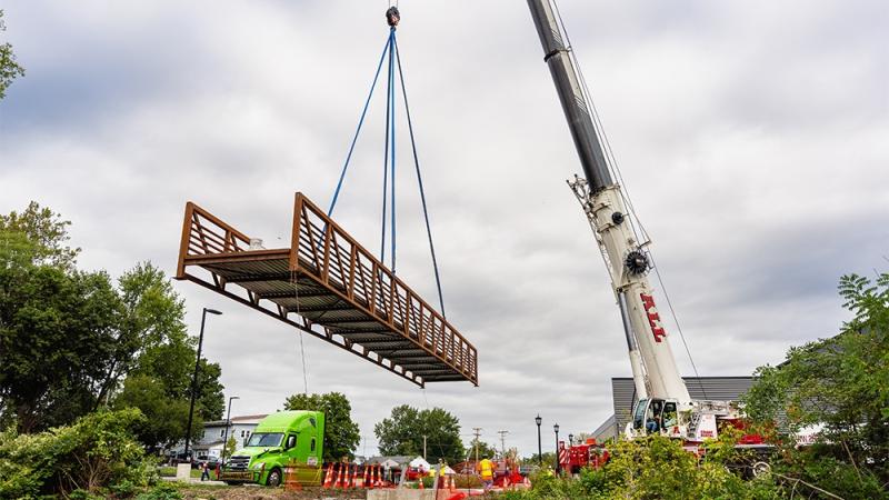 Farmen Footbridge install 9-26
